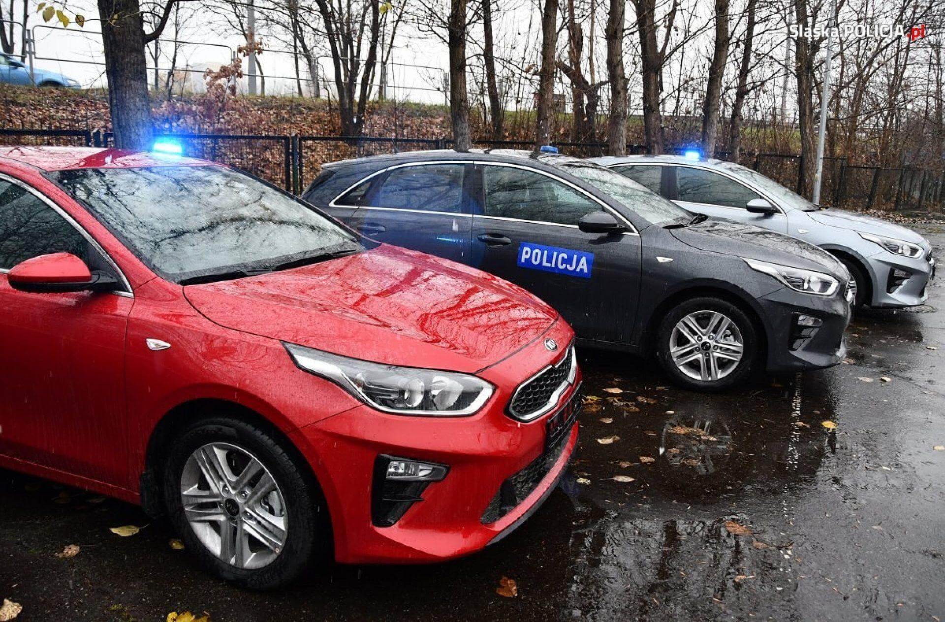 Nowe samochody śląskiej policji, kupione w 2021 r.