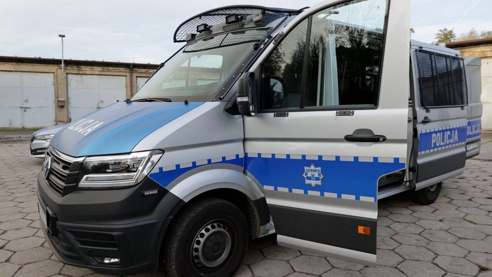 Nowe samochody śląskiej policji, kupione w 2021 r.