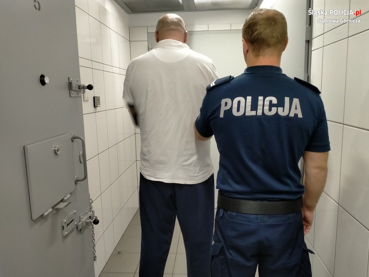 Dąbrowscy policjanci zatrzymali 40-latka i przejęli znaczne ilości narkotyków