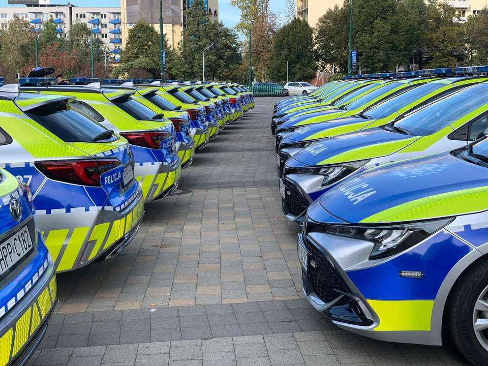 Katowice. Nowe radiowozy dla policji w województwie śląskim. 28 listopada 2024.