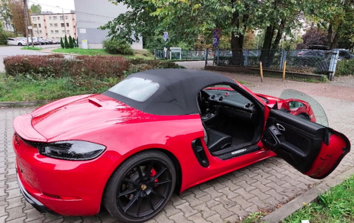 Porsche 718 Boxster 1