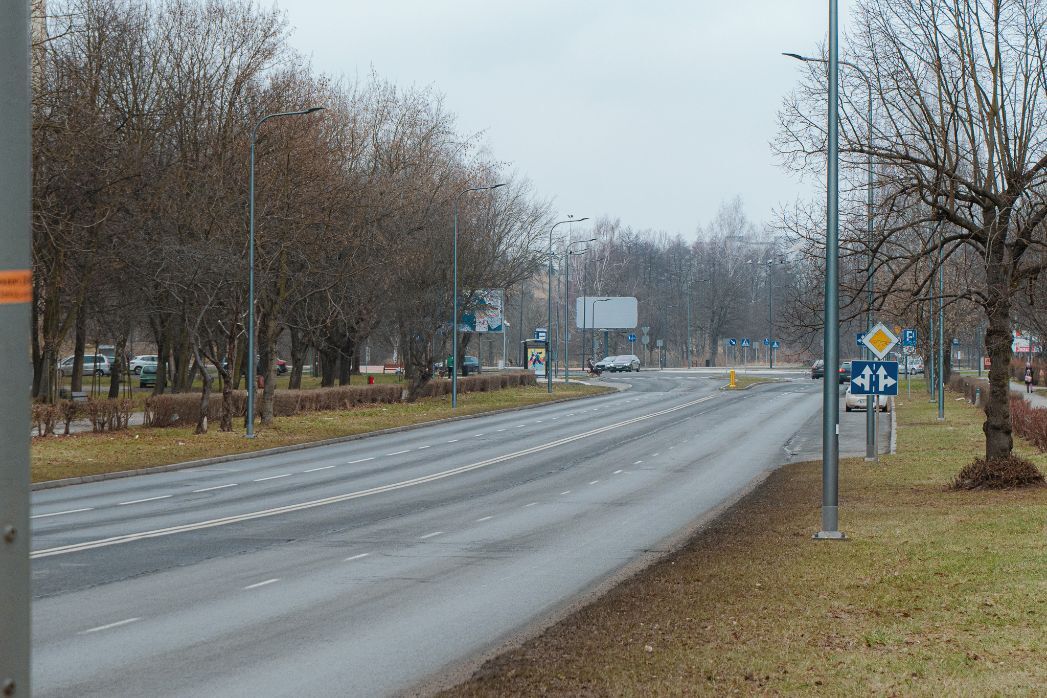 Sosnowiec-Zagorze. Ulica ks. Franciszka Blachnickiego przed przebudową. Styczeń 2025.